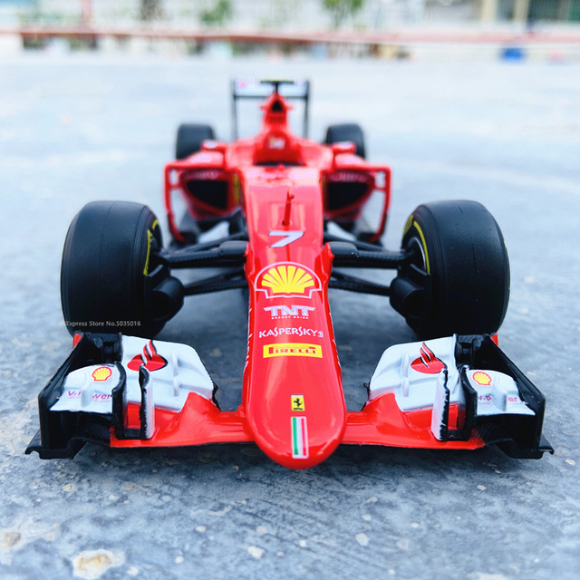 Model samochodu Bburago 1:24 Ferrari SF15-T F1 2015 - dekoracyjna kolekcjonerska symulacja formuły jeden - Wianko - 17