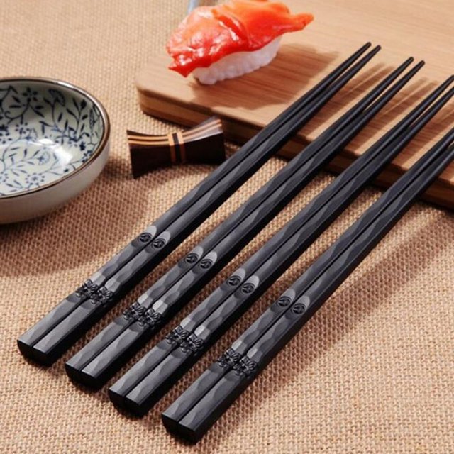 Japońskie antypoślizgowe pałeczki do jedzenia - zestaw aluminiowych pałeczek Sushi z drewnianym wykończeniem (1 para) - Wianko - 7