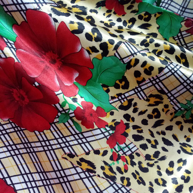 Sukienka Charmeuse z nadrukiem na jedwabnej tkaninie satynowej z miękkim materiałem - Wianko - 16