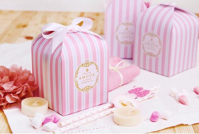 Pudełko cukierków na ślub z europejskim paskiem, idealne na prezenty i przyjścia dzieci na urodziny - prezentacja 8x8x8cm - Wianko - 2