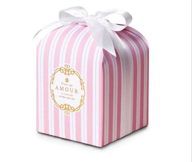 Pudełko cukierków na ślub z europejskim paskiem, idealne na prezenty i przyjścia dzieci na urodziny - prezentacja 8x8x8cm - Wianko - 5