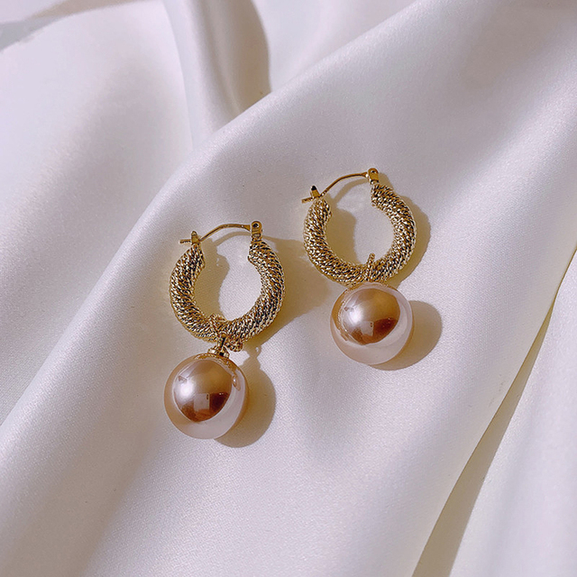 Kolczyki wiszące Huitan z symulowanymi perłami dla kobiet - nowość, gorący trend, stylowe akcesoria na party i prezent dla delikatnych dziewcząt - Wianko - 2