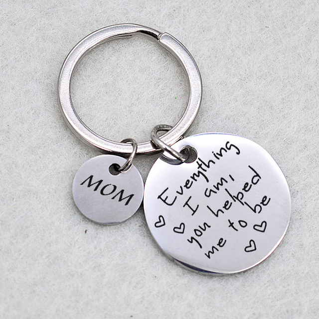 Breloczek na klucze Mama Tata - czym jestem, pomogłeś mi być - prezent na Dzień Matki - Wianko - 1