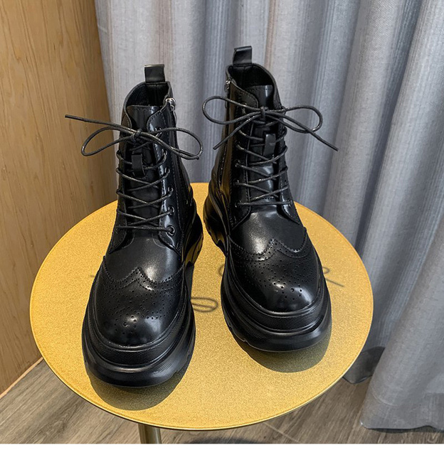 Buty damskie na platformie z grubą podeszwą i noskiem typu Martin, skórzane botki zimowe, sznurowane - Czarne - Wianko - 18