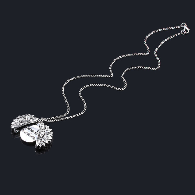 Naszyjnik kwiatowy z medalionem w kształcie słonecznika dla kobiet - Wianko - 24