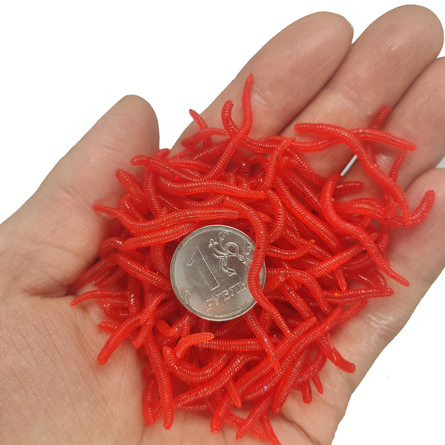 Miękka przynęta wędkarska z wężykiem Red Worm - 100 szt. (35mm) - silikonowa, realistyczna, z zapachem ryby i krewetki - idealna do łowienia basa i karpi - Wianko - 6