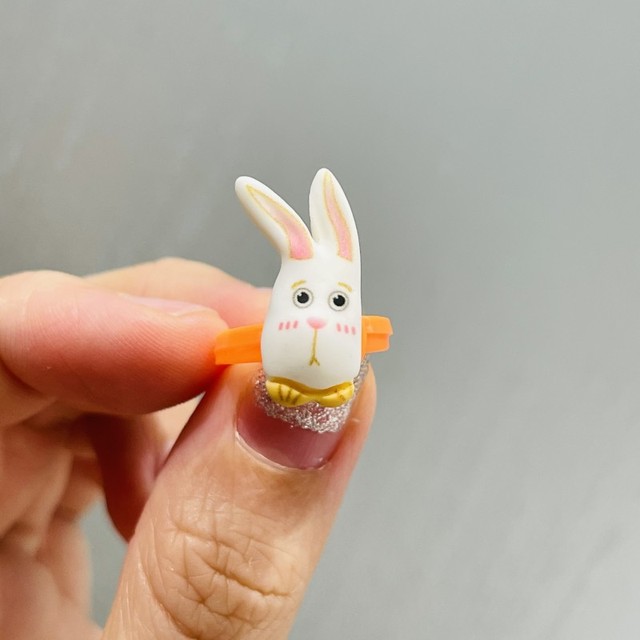 Pierścień dziecięcy z motywem królika - różnokolorowa biżuteria dla małych księżniczek - Wianko - 4