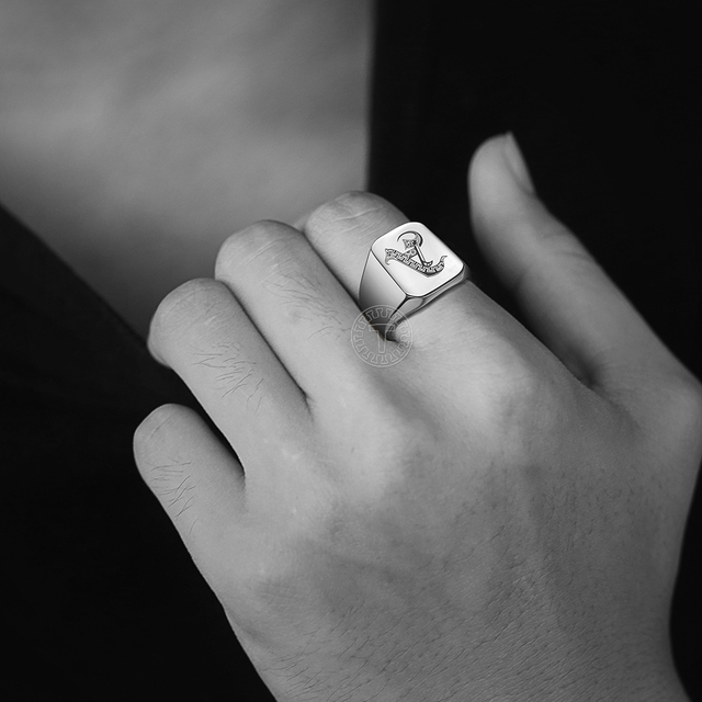 Personalizowany pierścień ze stali nierdzewnej 316L Trendsmax 18mm z sygnetem dla mężczyzn i chłopców - litera początkowa - biżuteria na palec HR440 - Wianko - 2