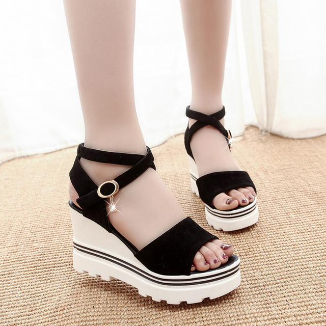 Nowy tytuł produktu: Damskie sandały na platformie z wysokimi obcasami koreańskiego stylu bez palców Muffin w letnim stylu - Wianko - 2