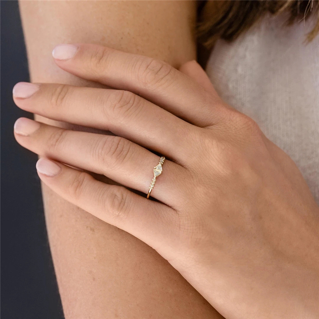 Rozwinięty tytuł produktu: Prosty pierścionek obrączkowy dla kobiet z cyrkoniami, wykonany ze srebra próby 925, trendy biżuteria ślubna i zaręczynowa - Wianko - 6