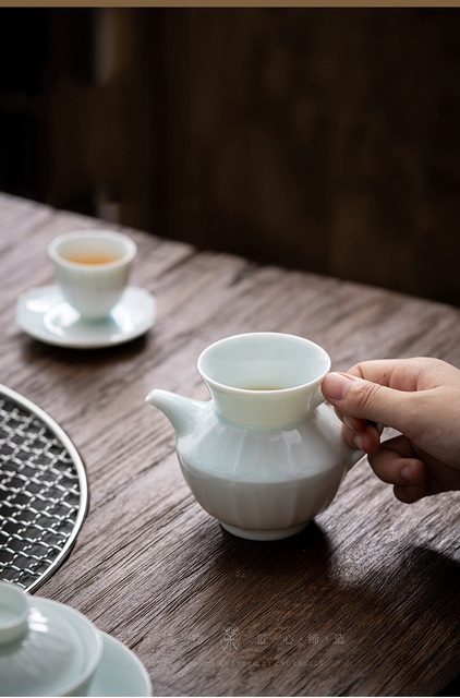 Duża ceramiczna filiżanka do herbaty chińskiej PINNY 260 ml celadon Kung Fu Chahai z cienką oprawką i retro wzorem - tradycyjne naczynie do picia - Wianko - 3