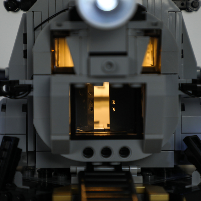 Zestaw oświetlenia Led Lightaling do modelu Apollo 11 Lunar Lander 10266 z pilotem zdalnego sterowania - Wianko - 14