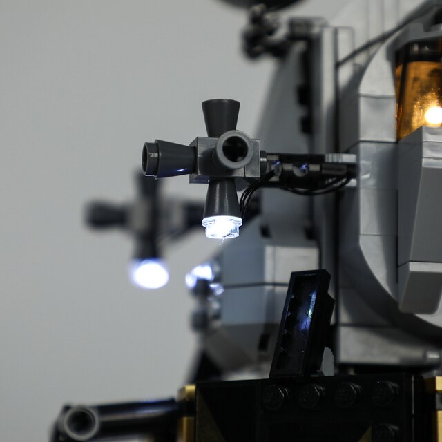 Zestaw oświetlenia Led Lightaling do modelu Apollo 11 Lunar Lander 10266 z pilotem zdalnego sterowania - Wianko - 16