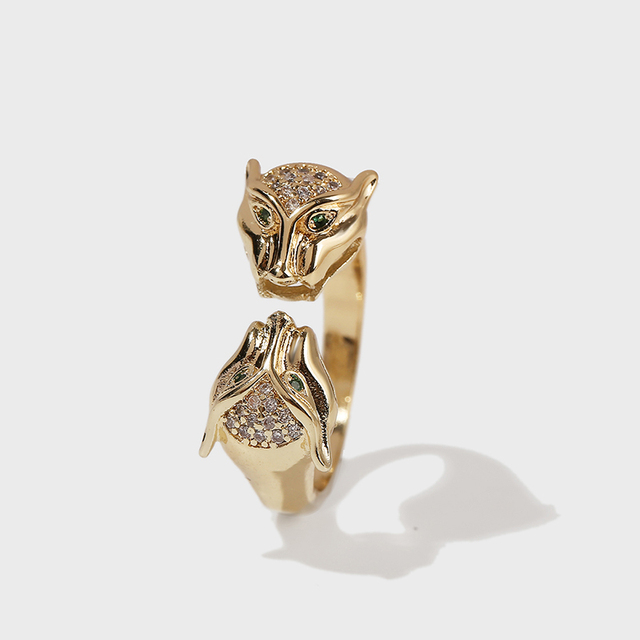 Regulowany pierścień z wysokiej jakości miedzi w złotym kolorze, ozdobiony metalowymi elementami w kształcie podwójnej głowy leoparda i cyrkonią, idealny na imprezę - Wianko - 6