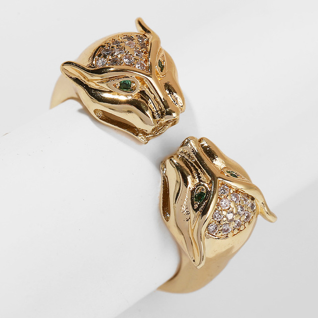 Regulowany pierścień z wysokiej jakości miedzi w złotym kolorze, ozdobiony metalowymi elementami w kształcie podwójnej głowy leoparda i cyrkonią, idealny na imprezę - Wianko - 4
