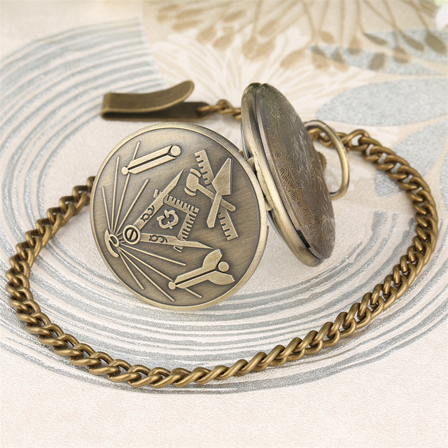 Kieszonkowy zegarek kwarcowy w stylu retro, brązowy z motywem masońskim, cyfry arabskie, miedziany łańcuszek - Wianko - 6