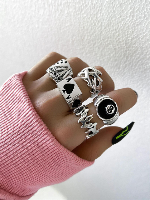 Pierścionek Punk Moon z czarnym sercem, pszczołą, kwiatem i grzybem - gotycka, posrebrzana biżuteria na palce dla kobiet - Wianko - 24