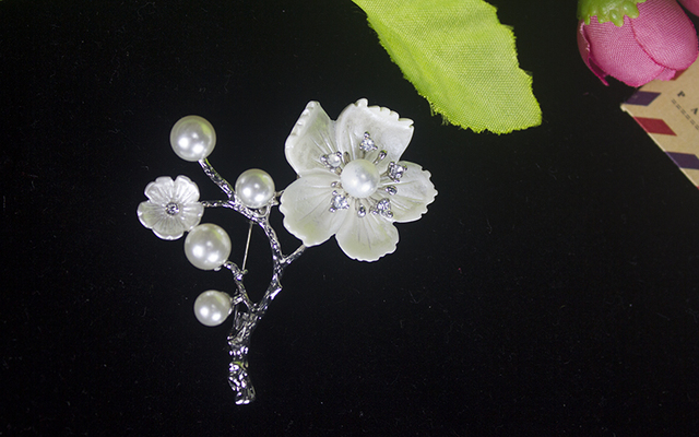 Broszka perłowa z białego kwiatu Shell - Wianko - 7