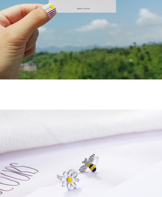 Kolczyki asymetryczne z cyrkonią i emalią Daisy Stud, biżuteria dla kobiet, koreański styl - Wianko - 4