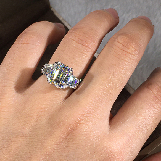 Luksusowy pierścionek z brilliantową zirkonią dla eleganckich kobiet - Wianko - 1