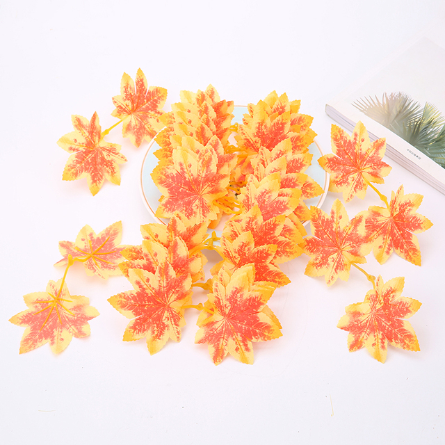 10 sztuk sztucznych liści klonu do jesiennych dekoracji - Wianko - 19