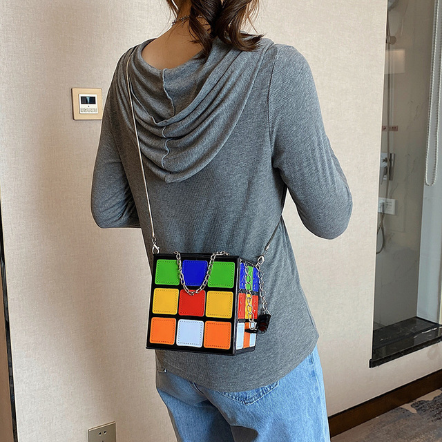 Torebka damska skórzana mini z metalowym łańcuszkiem - kwadratowy design Rubika - Wianko - 7