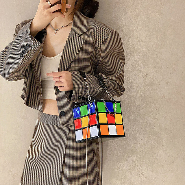 Torebka damska skórzana mini z metalowym łańcuszkiem - kwadratowy design Rubika - Wianko - 5