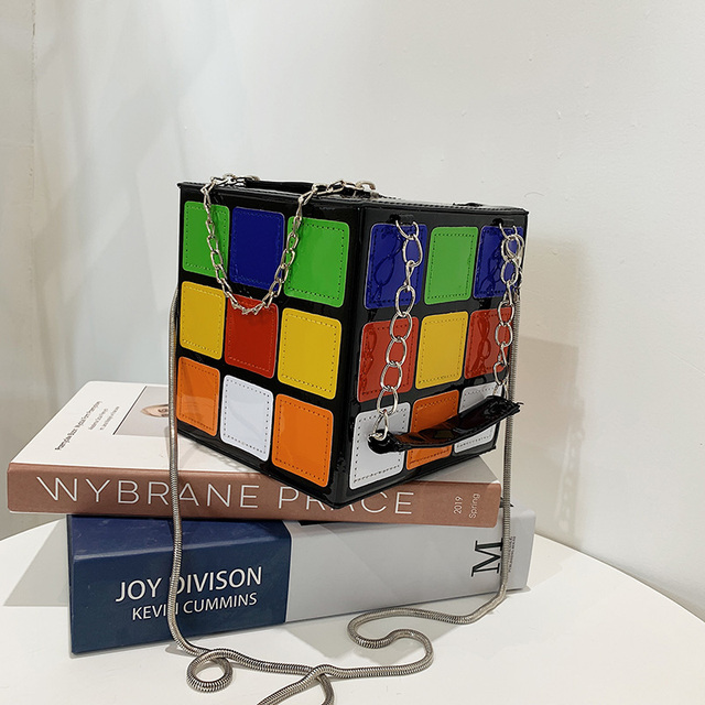 Torebka damska skórzana mini z metalowym łańcuszkiem - kwadratowy design Rubika - Wianko - 11