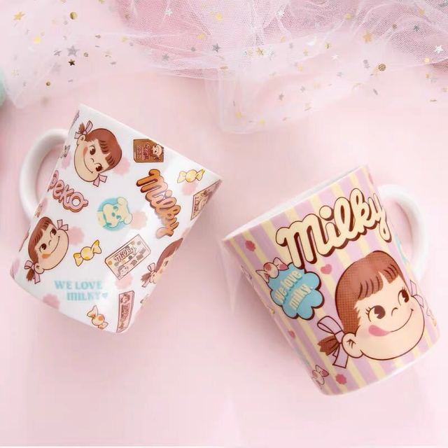 Ceramiczny kubek do kawy mlecznej o truskawkowym wyglądzie, z motywem anime dla dziewczynek, odporny na wysoką temperaturę - różowy, idealny do domu, szkoły, studentów i dzieci - Wianko - 4