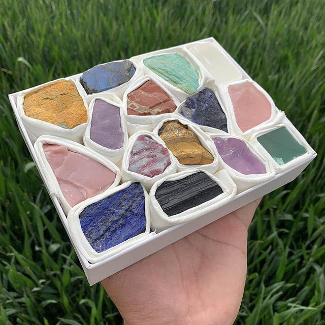 Naturalny zestaw surowych kryształów - oryginalne klejnoty w postaci szorstkich kamieni żwiru różnych gatunków minerałów, doskonały na prezent urodzinowy, edukacyjny i jako symbol uzdrowienia, z gratisowym pudełkiem - Wianko - 2