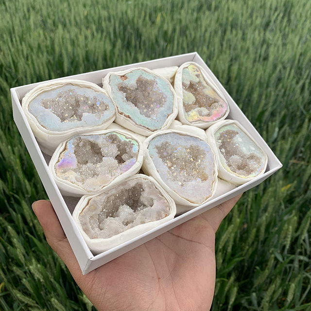 Naturalny zestaw surowych kryształów - oryginalne klejnoty w postaci szorstkich kamieni żwiru różnych gatunków minerałów, doskonały na prezent urodzinowy, edukacyjny i jako symbol uzdrowienia, z gratisowym pudełkiem - Wianko - 17