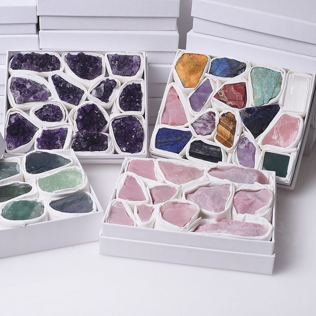 Naturalny zestaw surowych kryształów - oryginalne klejnoty w postaci szorstkich kamieni żwiru różnych gatunków minerałów, doskonały na prezent urodzinowy, edukacyjny i jako symbol uzdrowienia, z gratisowym pudełkiem - Wianko - 1