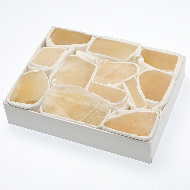Naturalny zestaw surowych kryształów - oryginalne klejnoty w postaci szorstkich kamieni żwiru różnych gatunków minerałów, doskonały na prezent urodzinowy, edukacyjny i jako symbol uzdrowienia, z gratisowym pudełkiem - Wianko - 25