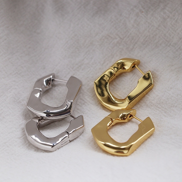 Kolczyki wiszące z mosiądzu w kształcie litery U, ozdobione 18k złotem - biżuteria kreatywna, idealna na imprezę, inspirująca się stylem boho, trendy wśród koreańskich i japońskich influencerów - Wianko - 1