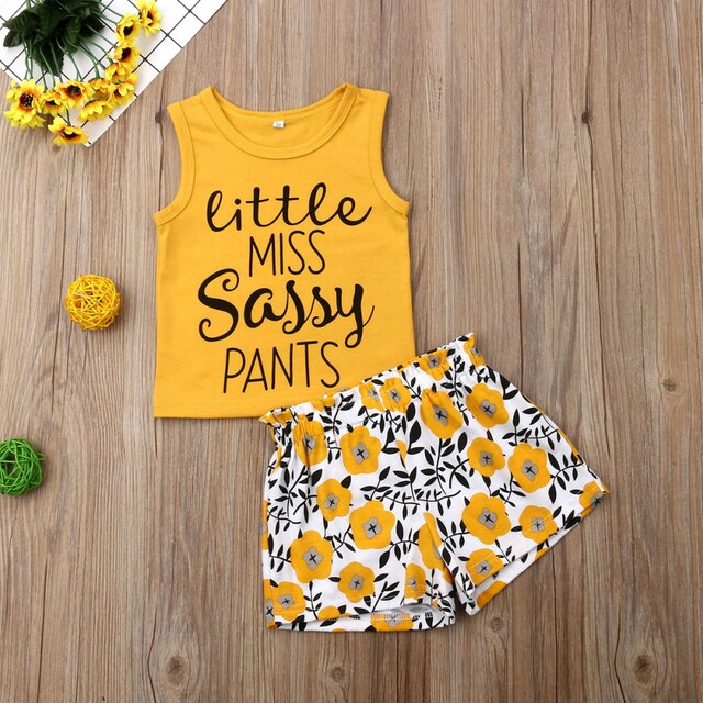 Zestaw letni dla dziewczynki LITTLE MISS SASSY - żółta koszulka bez rękawów + spodenki kwiatowe (1-5 lat) - Wianko - 1
