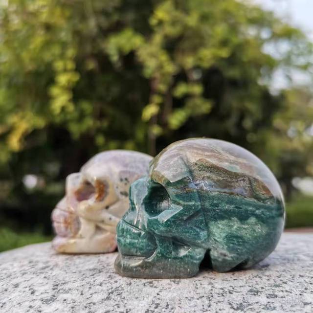 Kamienie - 2 rzeźbione czaszki Ocean Jasper, naturalny kryształ, różne kolory - Wianko - 6