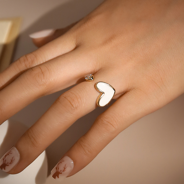 Biały damski pierścionek z otwartym sercem - romantyczny prezent walentynkowy i akcesorium 2021 - Wianko - 2