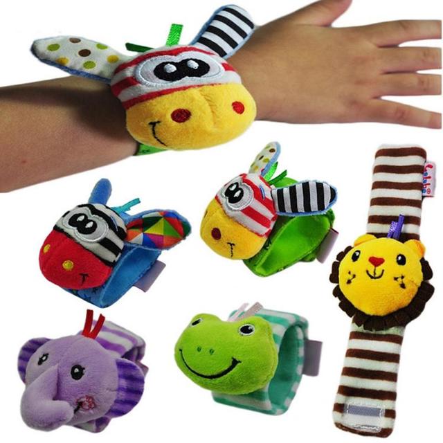 Zabawki sensoryczne piłki pluszowe z opaskami na nadgarstki dla dzieci - grzechotki przyciągające uwagę - Wianko - 2