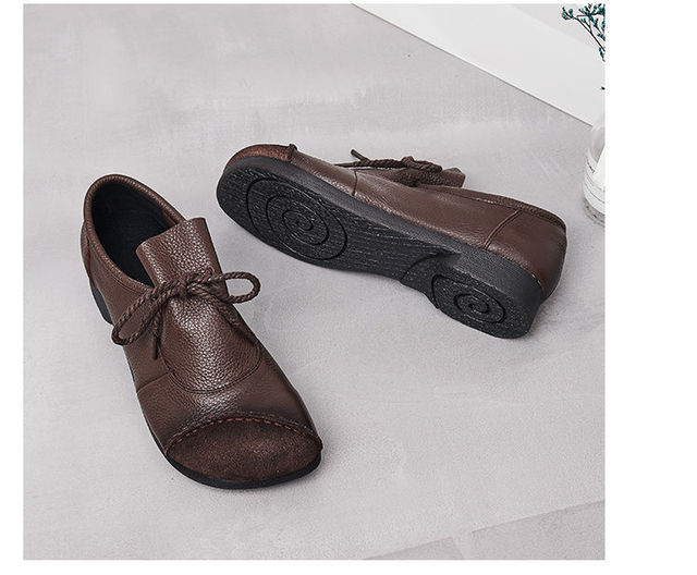Ręcznie robione miękkie damskie buty ze skóry na niskim obcasie, sznurowane do kostki - Wianko - 23