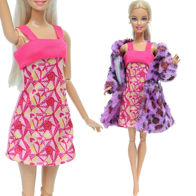 Zestaw 2szt. akcesoriów dla lalek - miękkie futro i różowa sukienka zimowa dla Barbie - Wianko - 7