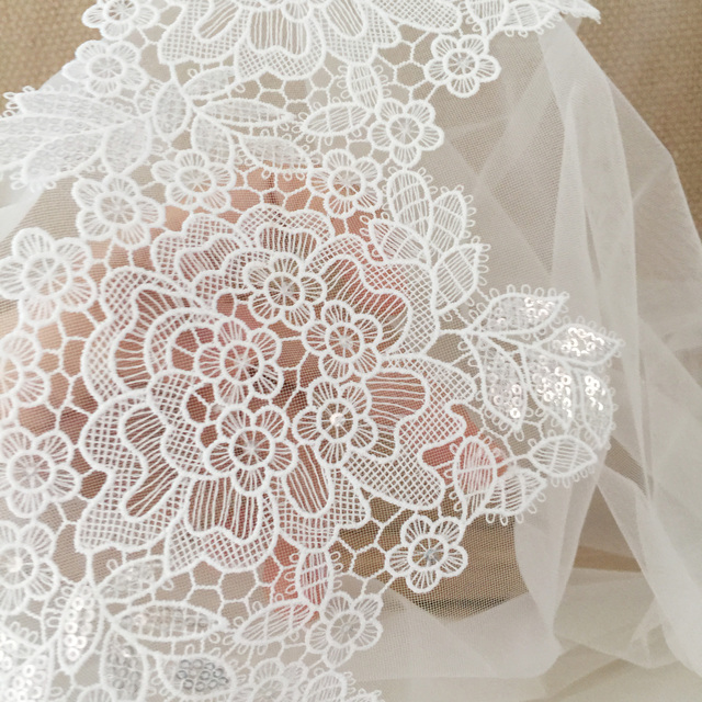 Koronka wenecja haft szydełkowa cekinowa, szerokość 9 cm, na suknię ślubną, welon, aplikacje kwiatowe- liśćmotyw - Wianko - 2