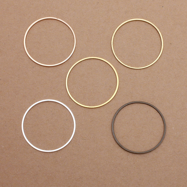 50 sztuk mosiężnych okrągłych wisiorków do tworzenia biżuterii - bransoletki, kolczyki DIY - Wianko - 4