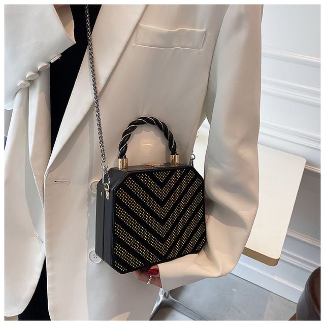 Luksusowa torebka na ramię z diamentowym wzorem i eleganckim łańcuszkiem dla kobiet - wieczorowa torebka ślubna - Wianko - 11