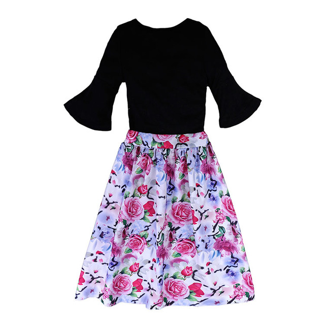 Zestaw ubrań dla dziewczynki: czarne bluzki, kwiatowe szorty, spódnica jaskółczy ogon - Wianko - 4