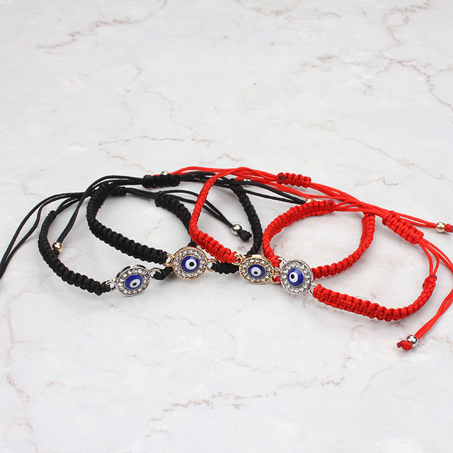 Bransoletka łańcuszkowa z czerwoną nicią i niebieskimi charmami Evil Eye, handmade, tureckie oko, ochronna biżuteria - Wianko - 1