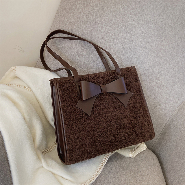 Nowa zimowa damska pluszowa torba na ramię w projekcie luksusowym i wysokiej jakości wykonana ze skóry PU. Modny design w czystym kolorze, ozdobiony wełnianym łukiem. Duża pojemność i wytrzymałość - Wianko - 17