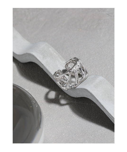 Pierścień S'STEEL z wydrążonym projektem, wykonany z srebra 925 dla kobiet - minimalizm i luksus w biżuterii ślubnej 2021 - Wianko - 19