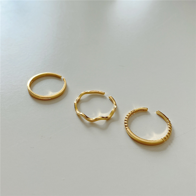 Pierścień falisty z cienkimi złotymi koralikami - minimalistyczny, oryginalny, wykonany z 100% srebra próby 925 - idealny prezent urodzinowy dla kobiet i nastolatek - Wianko - 23