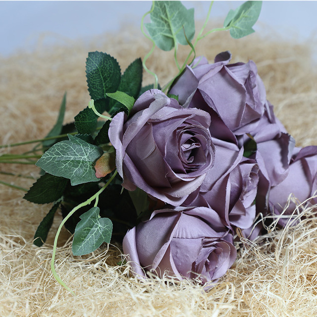 Bukiet małych kolorowych róż sztucznych kwiatów w stylu weselnym – dekoracja opłacalna - Wianko - 10
