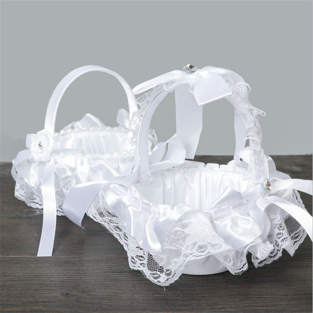 Biała koronkowa dekoracja ślubna w formie pluszowego kwiatu - Wianko - 3